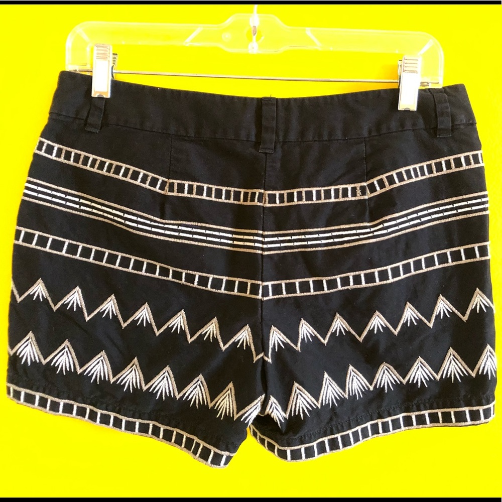 Shorts - Picture 2 of 3